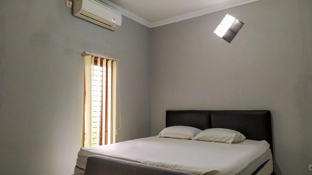 Omah Leren Mitra Reddoorz Near Gembiraloka Zoo Yogyakarta Hotel Exterior foto