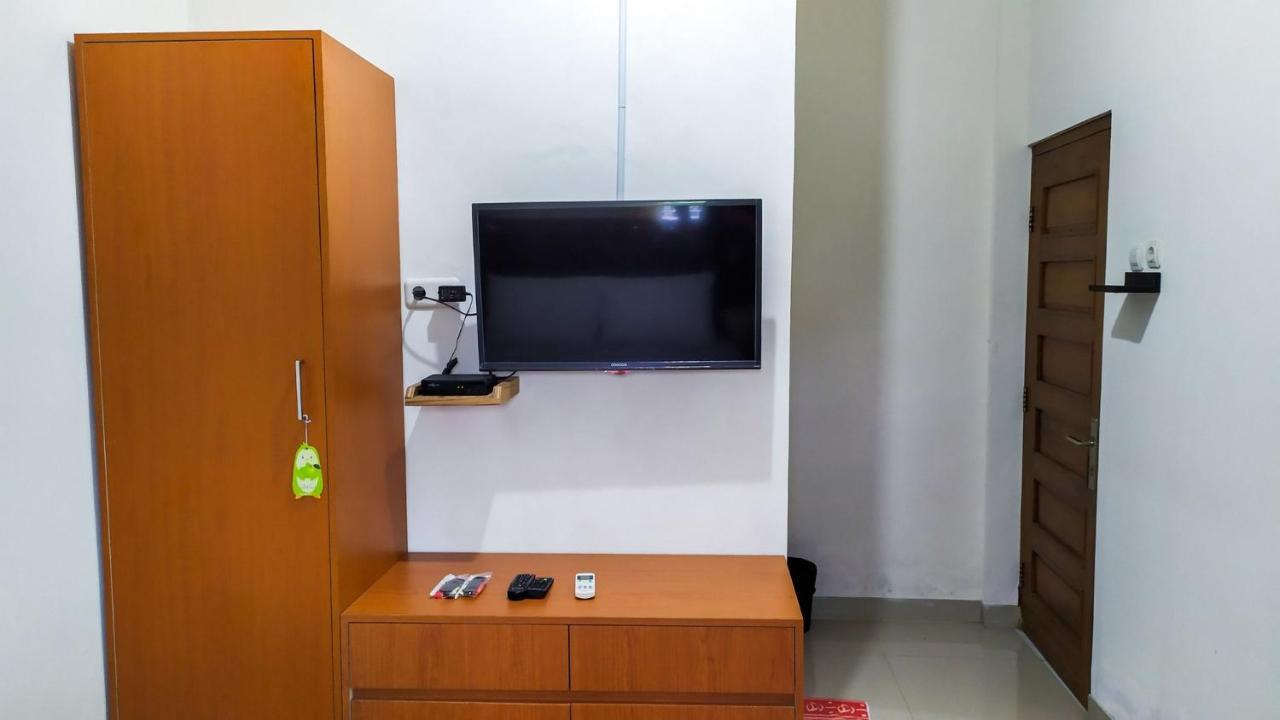 Omah Leren Mitra Reddoorz Near Gembiraloka Zoo Yogyakarta Hotel Exterior foto