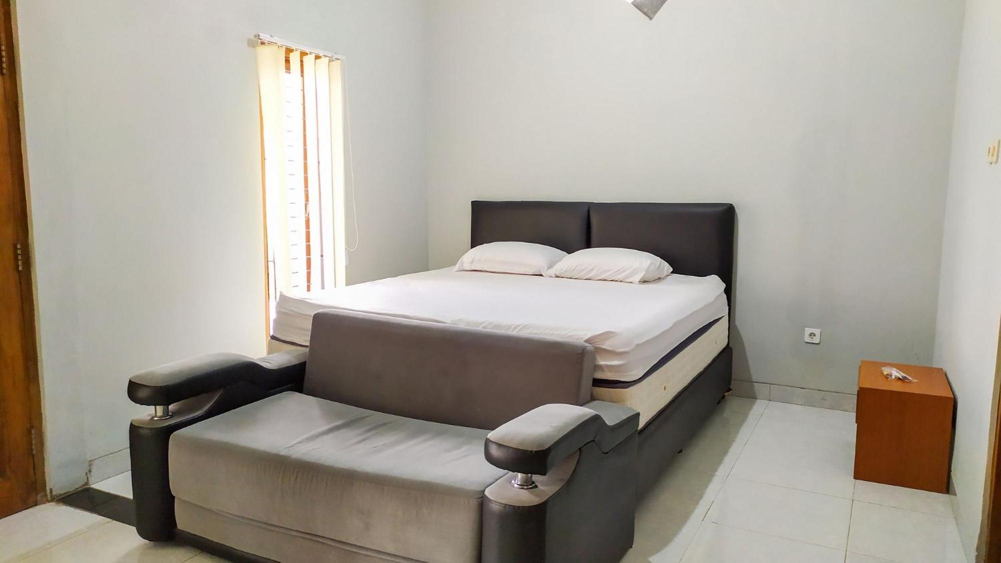 Omah Leren Mitra Reddoorz Near Gembiraloka Zoo Yogyakarta Hotel Exterior foto