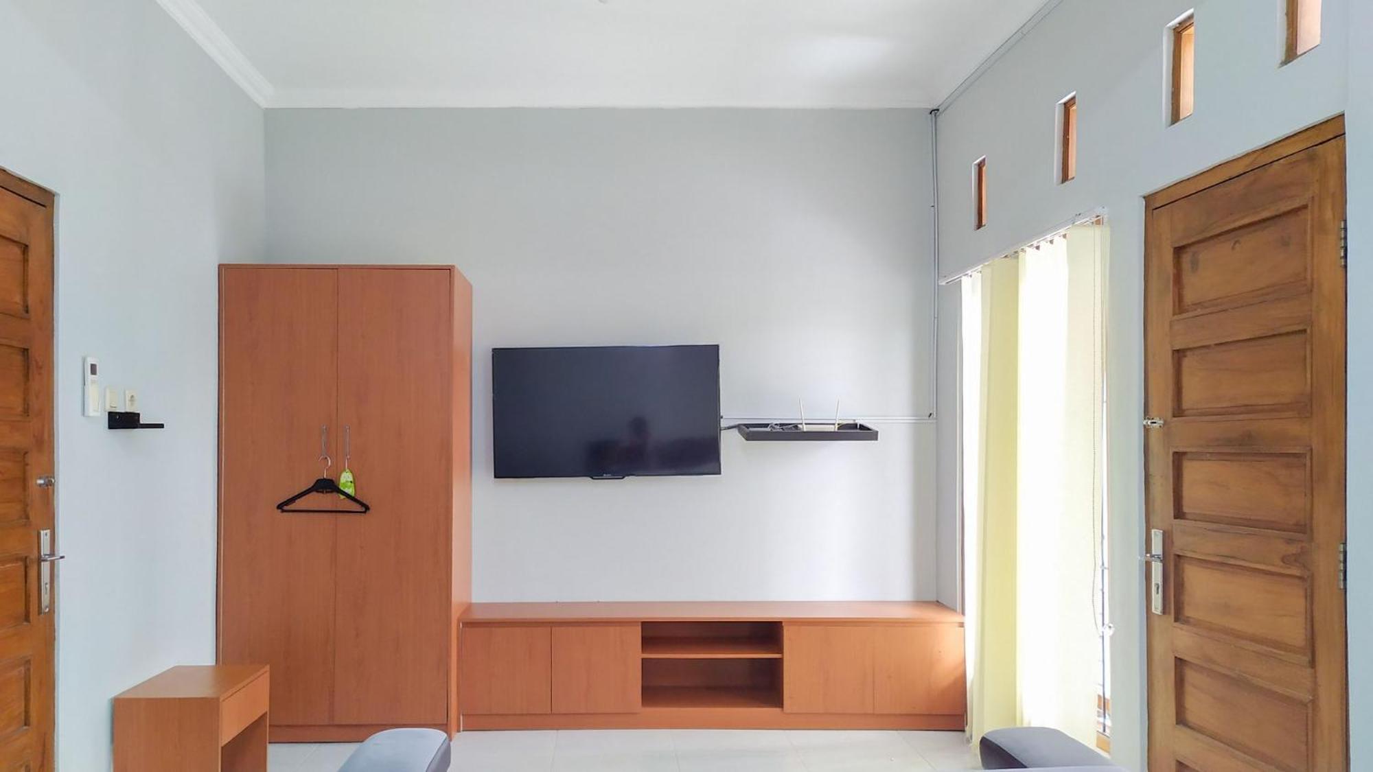 Omah Leren Mitra Reddoorz Near Gembiraloka Zoo Yogyakarta Hotel Exterior foto