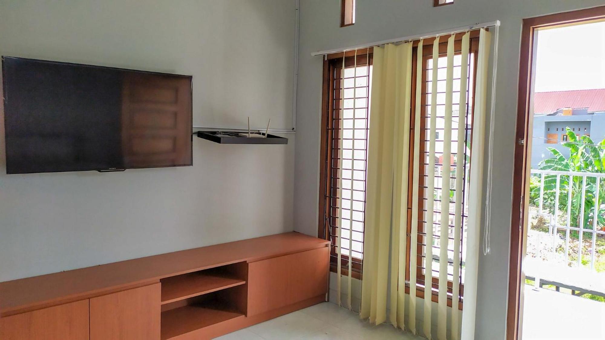 Omah Leren Mitra Reddoorz Near Gembiraloka Zoo Yogyakarta Hotel Exterior foto